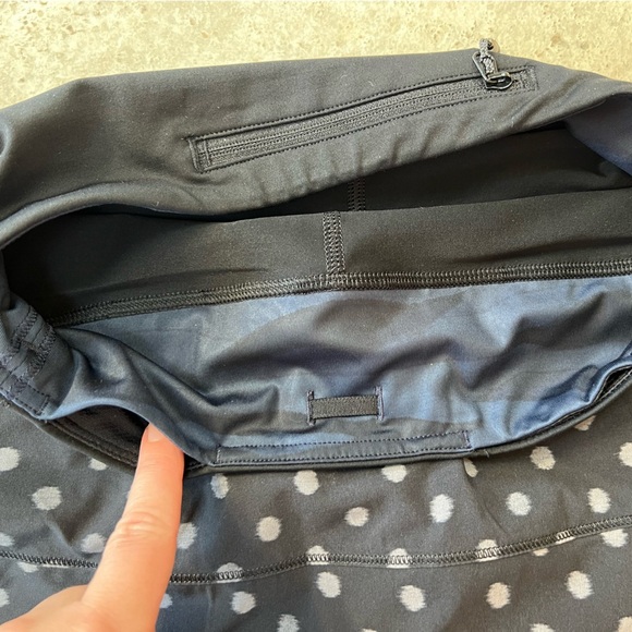 LULULEMON Pace Rival Skirt II (Tall) 4-way Stretch, Black + Gray Polkadot, 2 - Picture 10 of 13